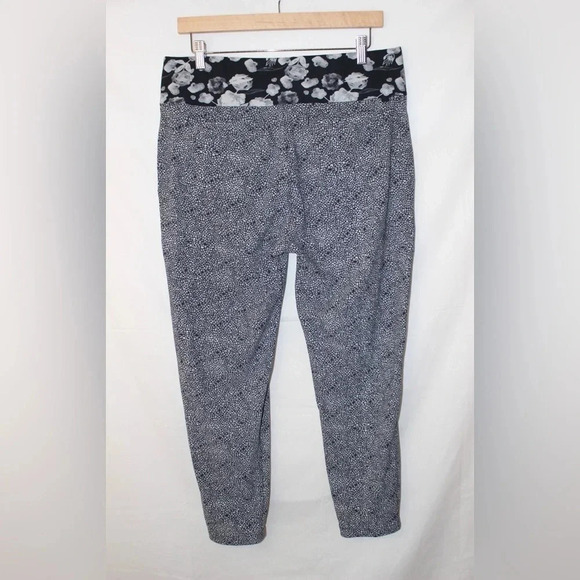 Lululemon Departure Floral Pants Size 8 - Picture 6 of 12